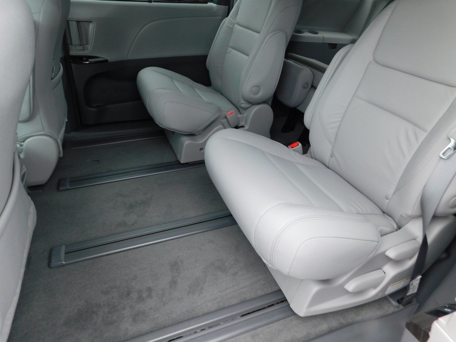 Toyota Sienna Service Manual: GPS Antenna Error GPS Antenna Power Source Error Toyota Sienna Service Manual: GPS Antenna Error GPS Antenna Power Source Error